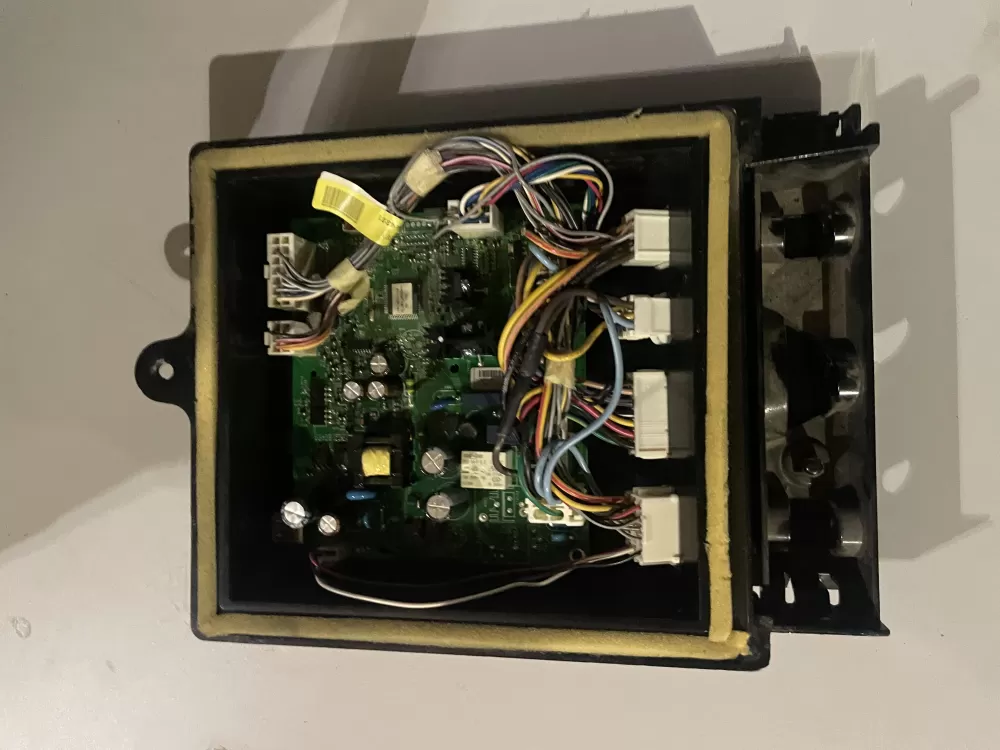Frigidaire 242115359 Refrigerator Control Board Circuit