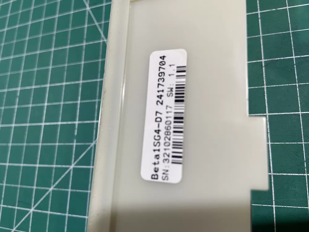 Frigidaire 241739704 Refrigerator Control Board AZ142655 | NR2400