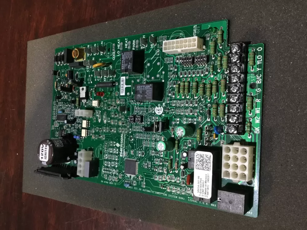Trane  50V54-507-90  D343687P01  CNT06017 Furnace Control Board