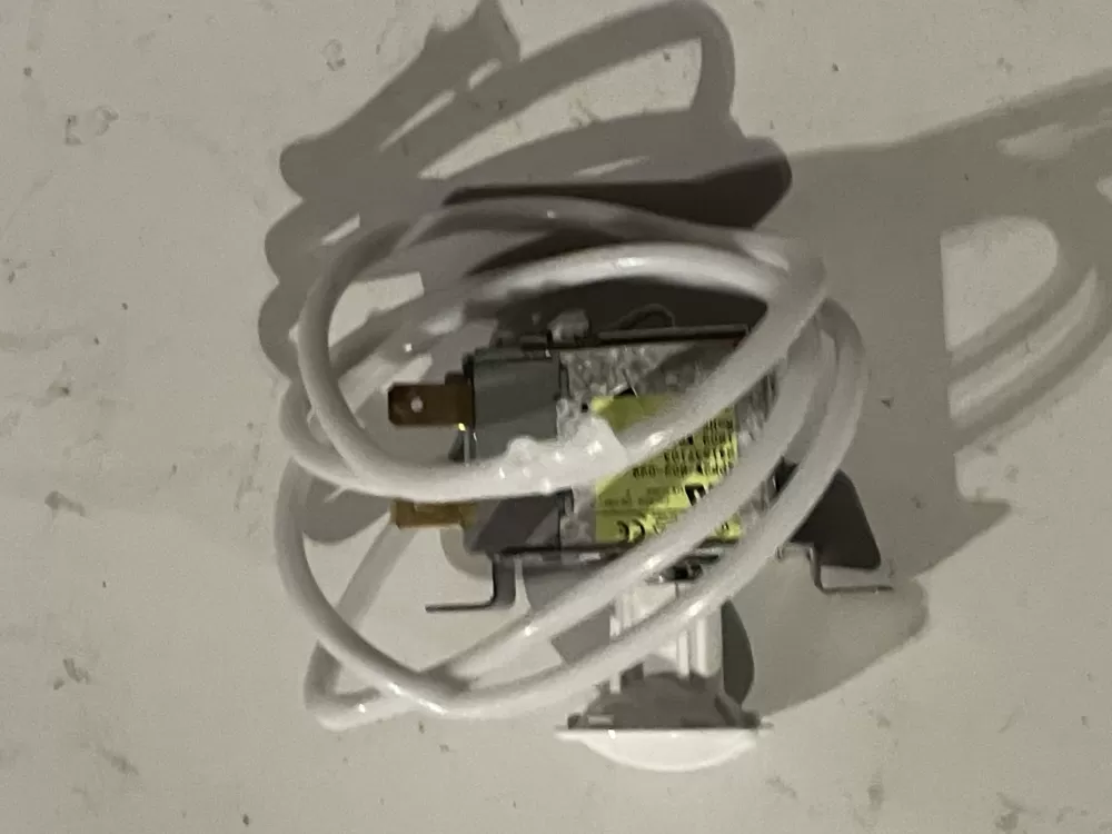 Westinghouse PS8769007 Thermostat Cold Control AZ32416 | Wm144