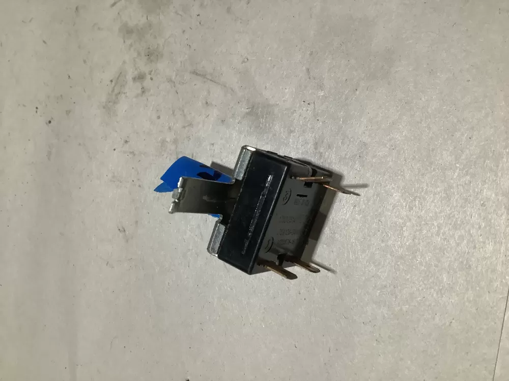 Hotpoint 175D2314P013 Washer Temperature Switch AZ114781 | Sl136