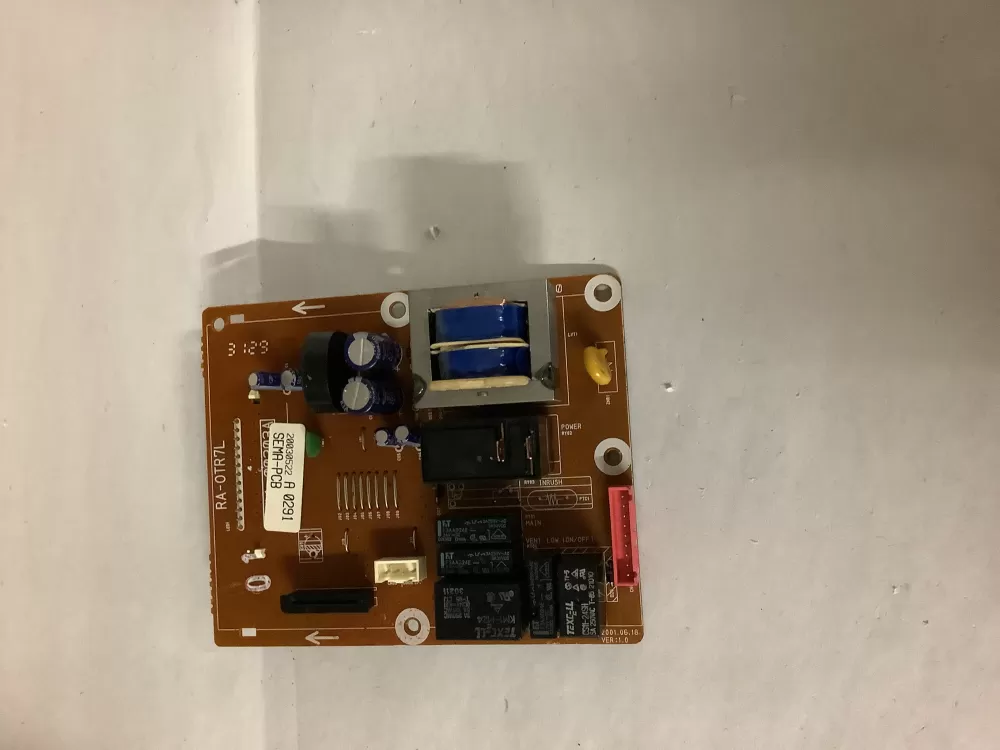 GE MICROWAVE CONTROL BOARD 20030522 AZ208477 | ZC137