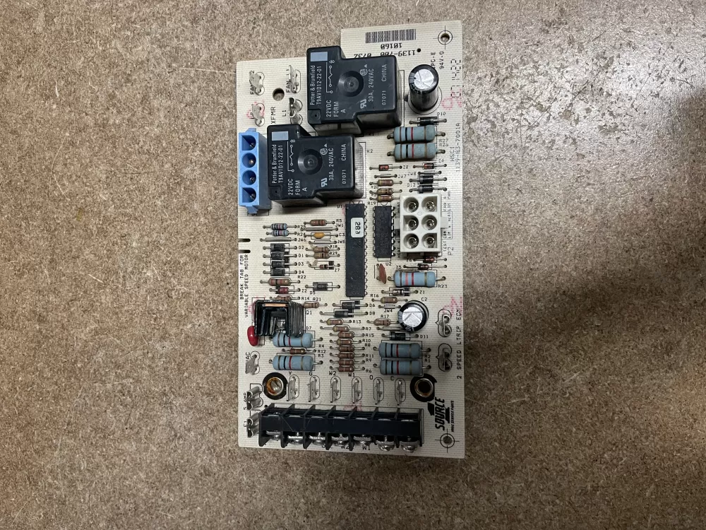 York  Coleman 1139-700 1139-83-7002 10160 Furnace Control Board