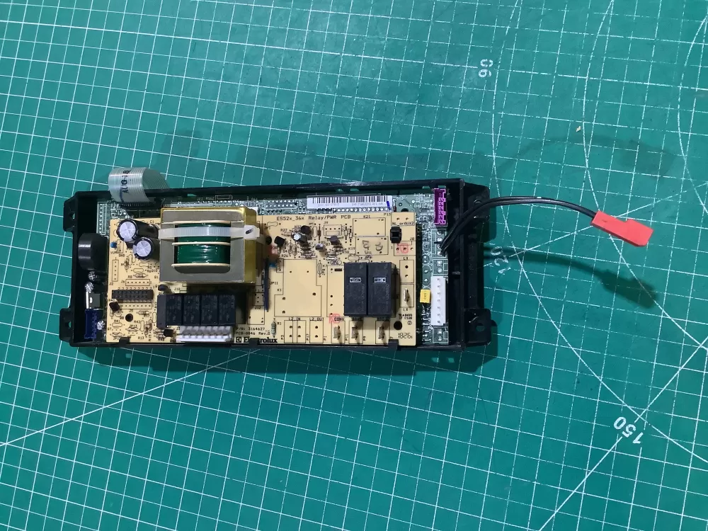 Frigidaire 316560118 SF5531 S0118C Oven Control Board AZ230307 | AR2458