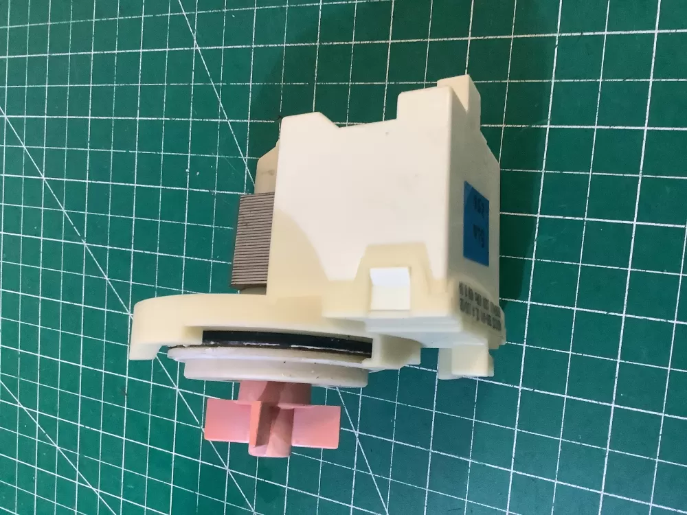 Whirlpool  KitchenAid  Kenmore 8268411 Dishwasher Drain Pump