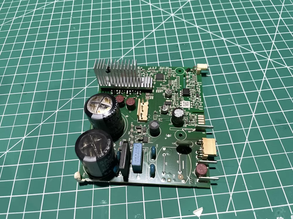 Frigidaire ERFVSCCP22 Refrigerator Inverter Control Board AZ129403 | Wm1755