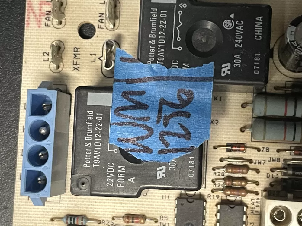 York Coleman 1139-700 1139-83-7002 Furnace Control Board AZ17681 | WM1256