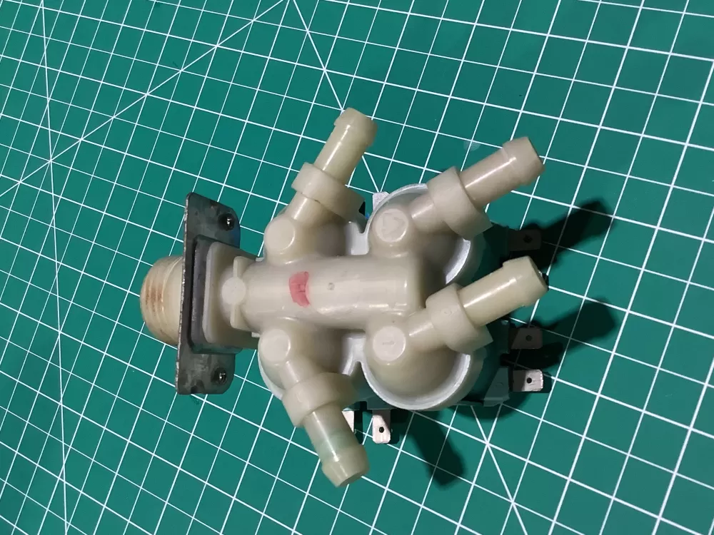  33890052  3615417600 Water Valve
