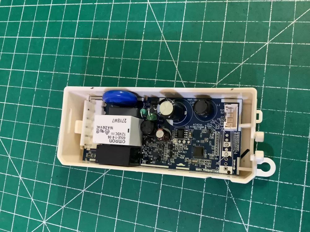 Whirlpool Maytag Amana W10866518 Refrigerator Control Board AZ187762 | NR1960