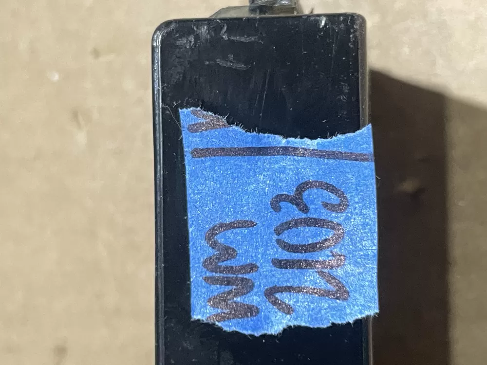 Whirlpool Amana W11106026 Refrigerator Control Board Interface  AZ77246 | Wm2103