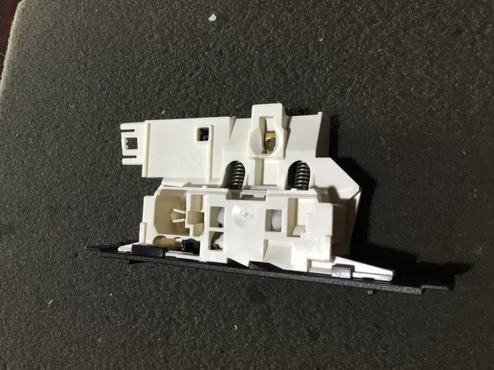 10641682 Miele Dishwasher Latch / Lock