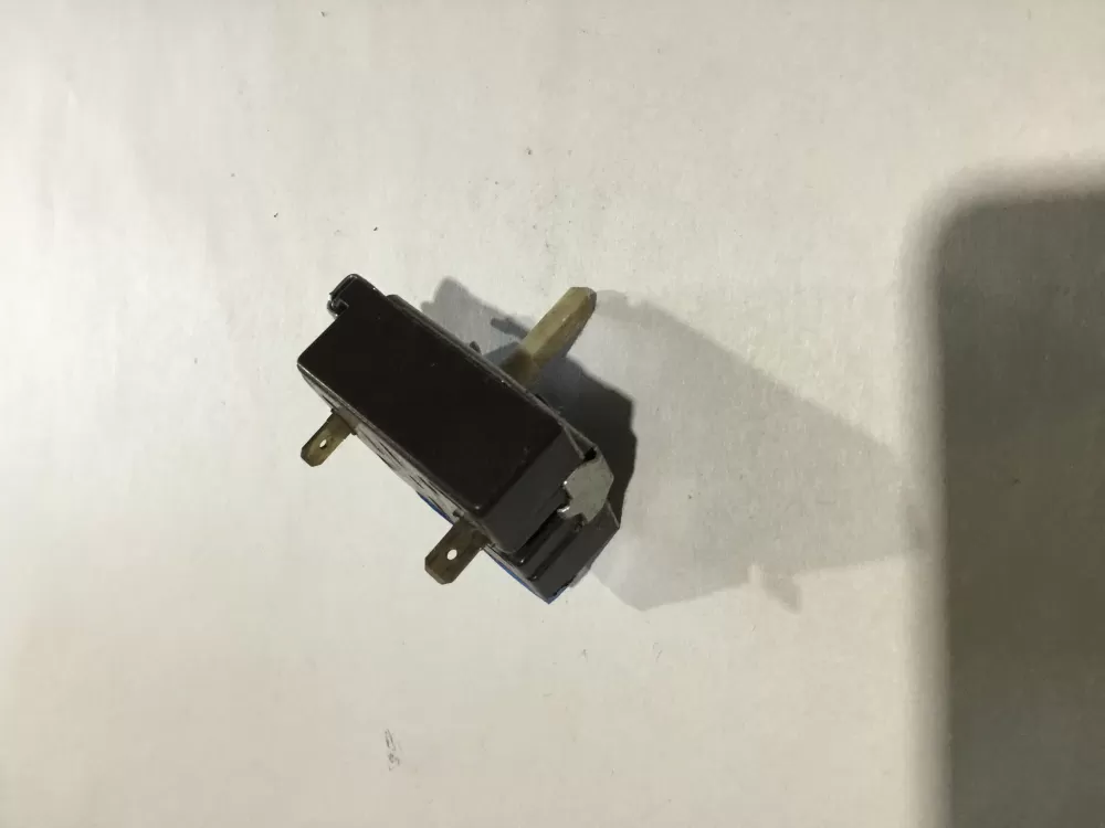 GE ASR2373-204T Washer Water Temperature  Switch AZ102167 | Sl152
