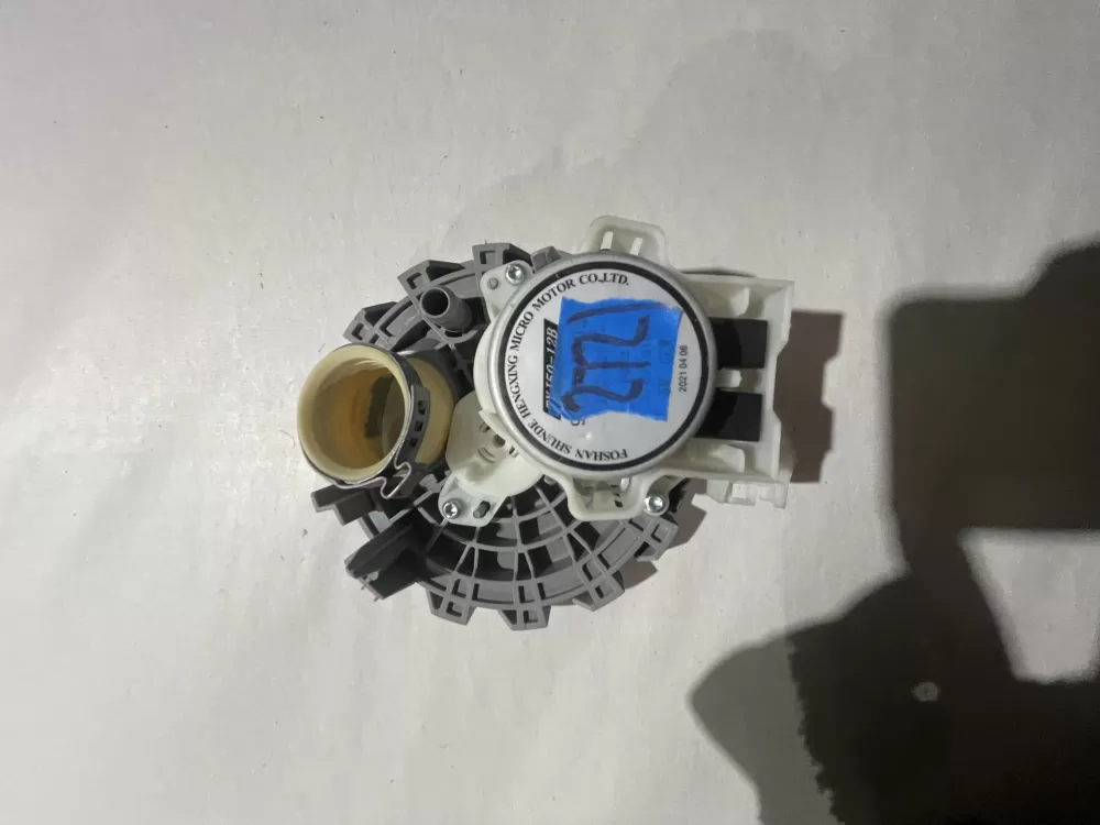 Bosch 9000950525 Dishwasher Diverter Motor AZ196549 | KM272