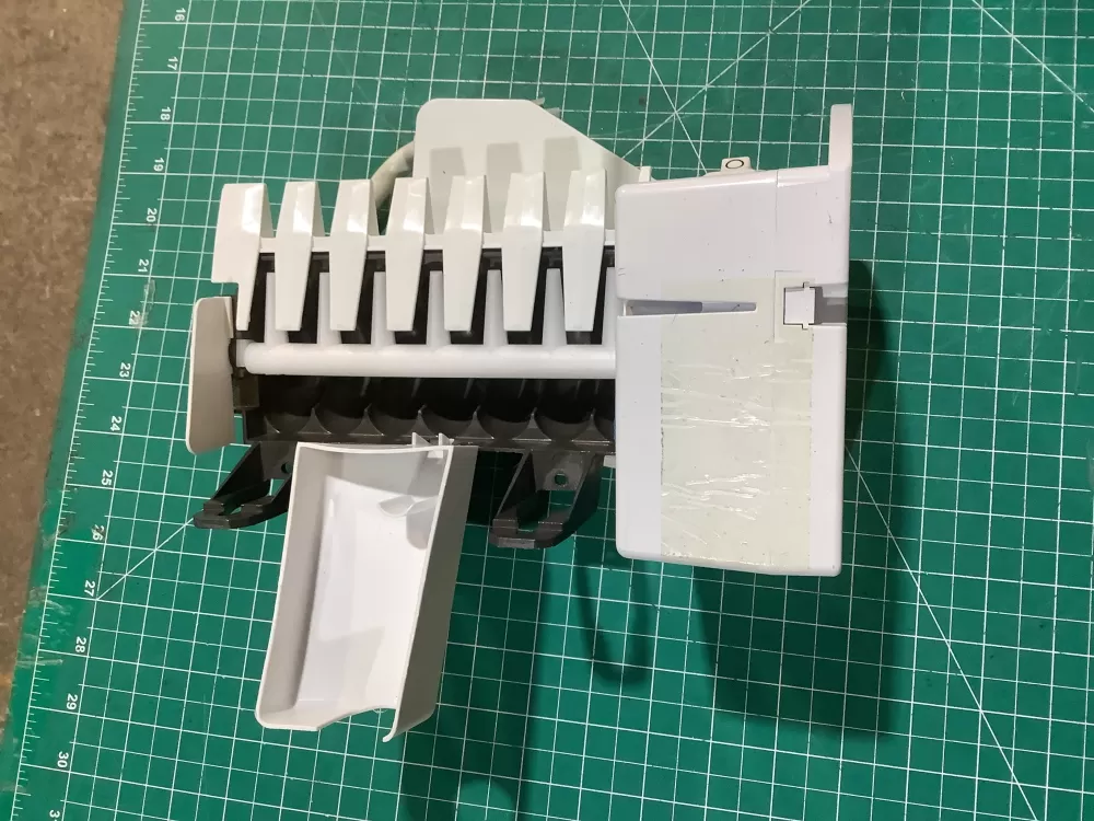 GE  Kenmore  Hotpoint 200D1181G026 Refrigerator Ice Maker