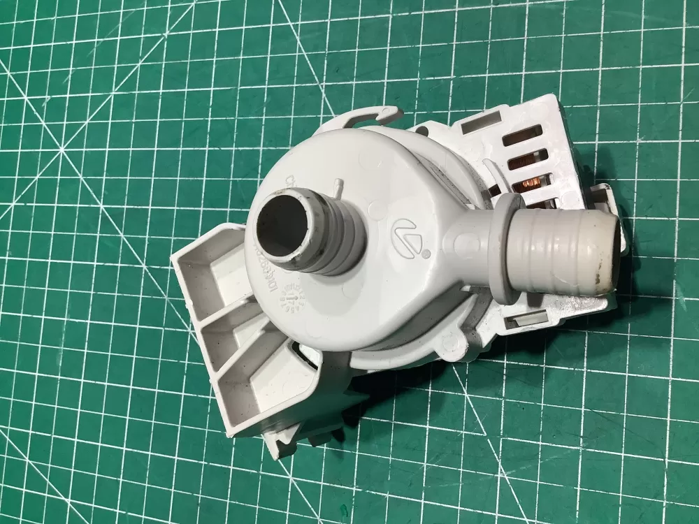 Electrolux A03632201 Washer Pump AZ144861 | SL272