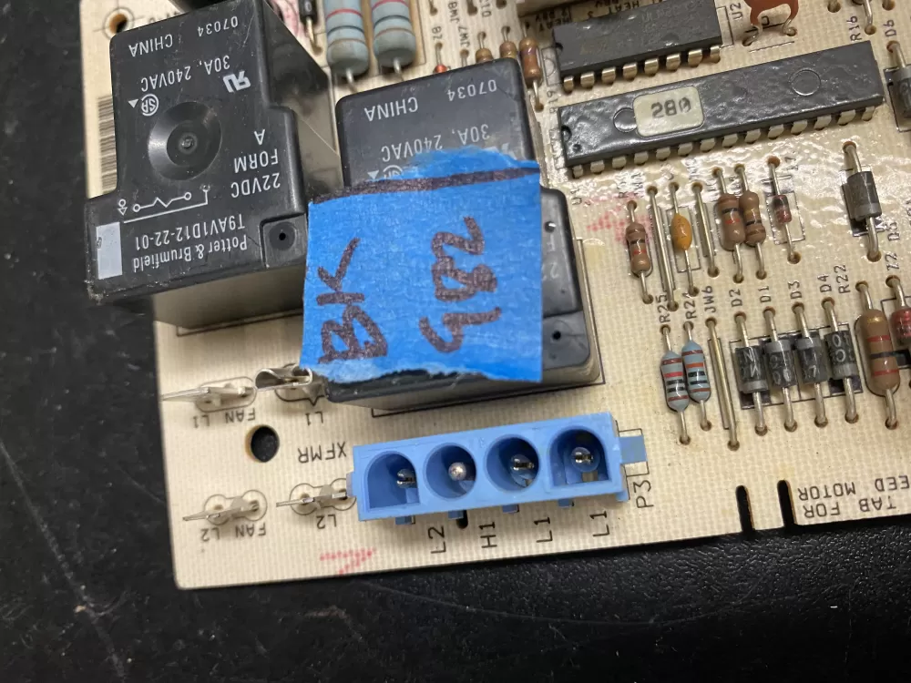York Coleman 1139-700 1139-83-7002 Furnace Control Board AZ17980 | BK982