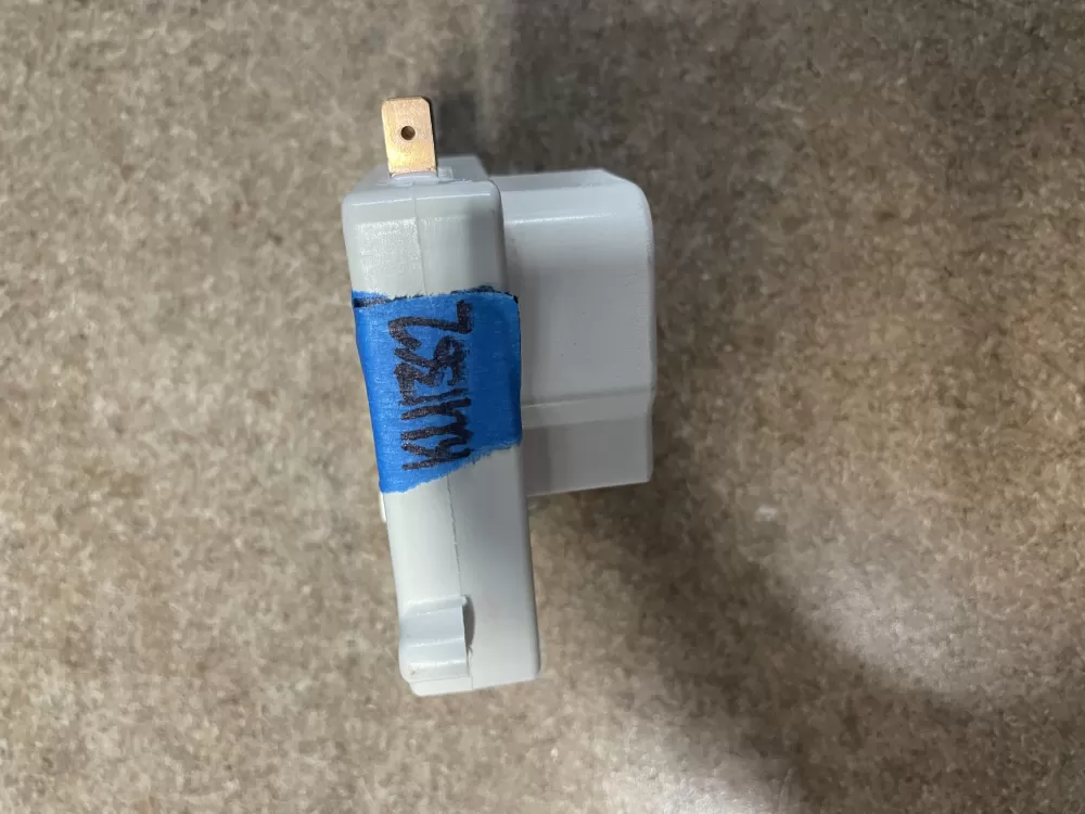 Frigidaire a12859001 Refrigerator Defrost Timer AZ17214 | KM1362