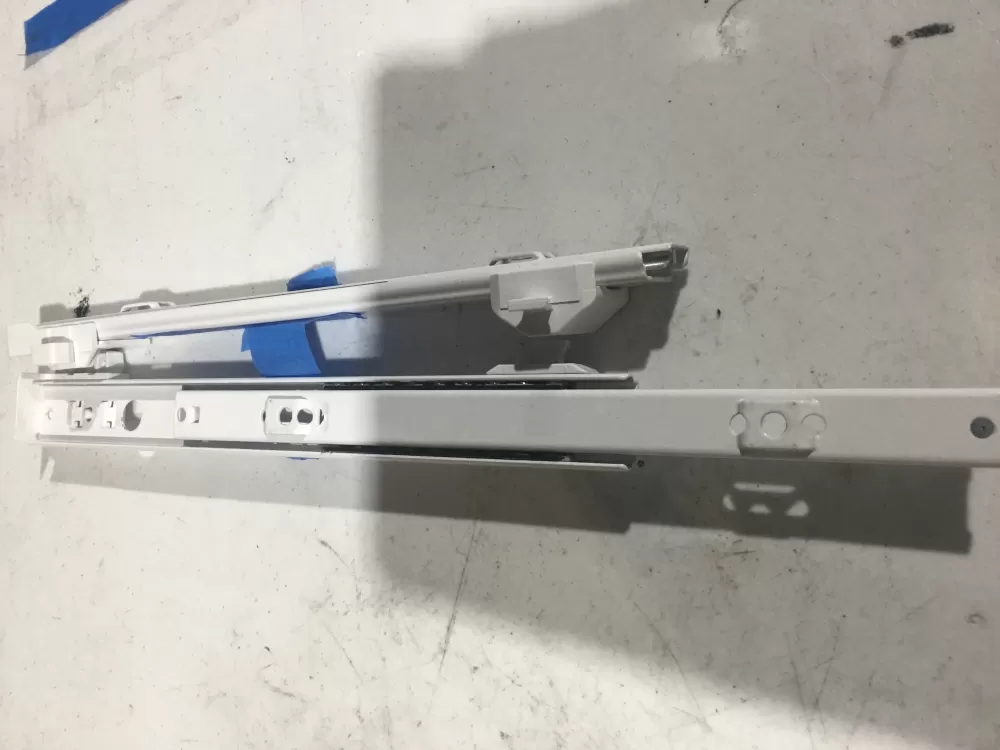 Bosch 740950  00740950  Refrigerator RAIL-PULL OUT