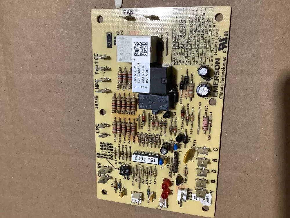 Emerson 47D43 111 03 47 102685 06 B2  Circuit Control Board AZ109018 | AR1815
