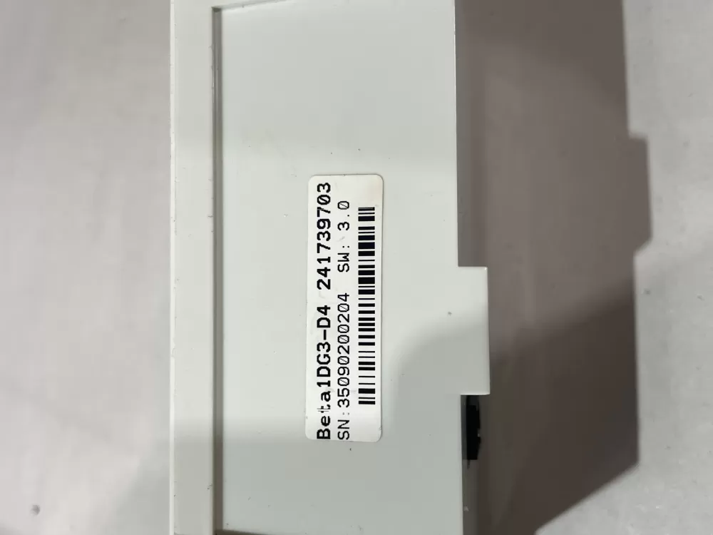 Frigidaire 241739703 Refrigerator Control Board AZ205875 | Wm118