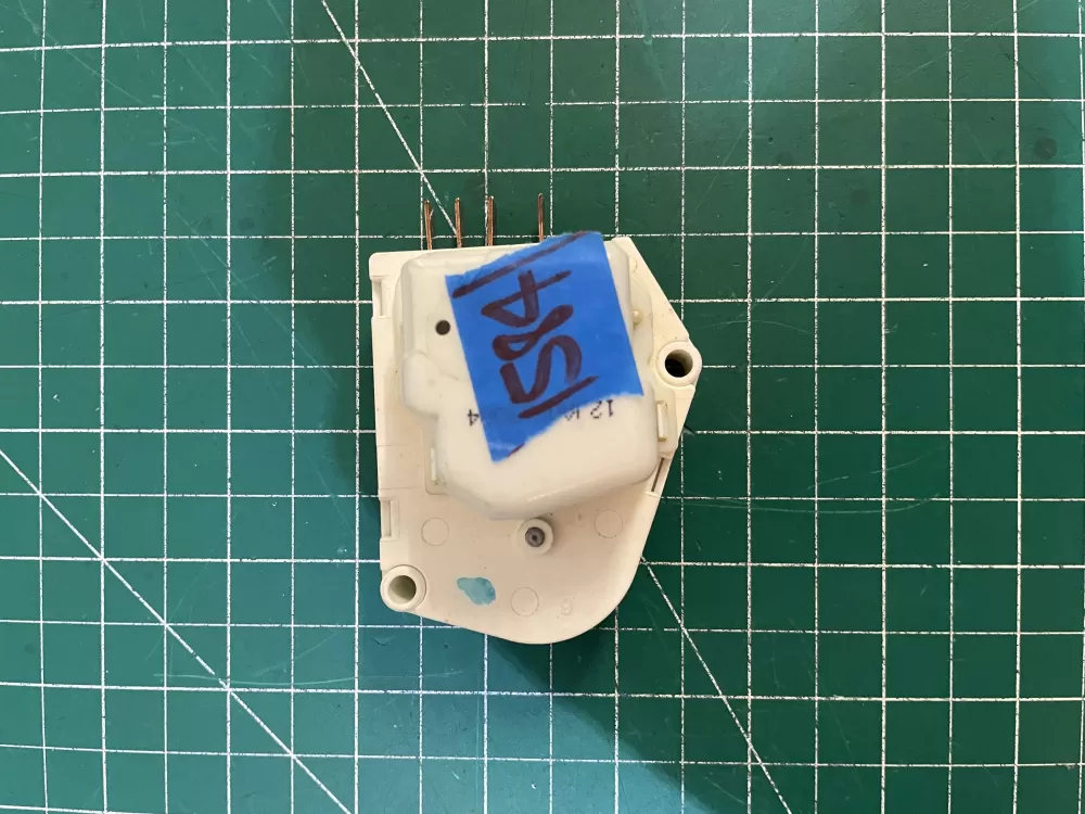 Whirlpool Kenmore W10822278 Refrigerator Defrost Timer AZ194206 | KM1584