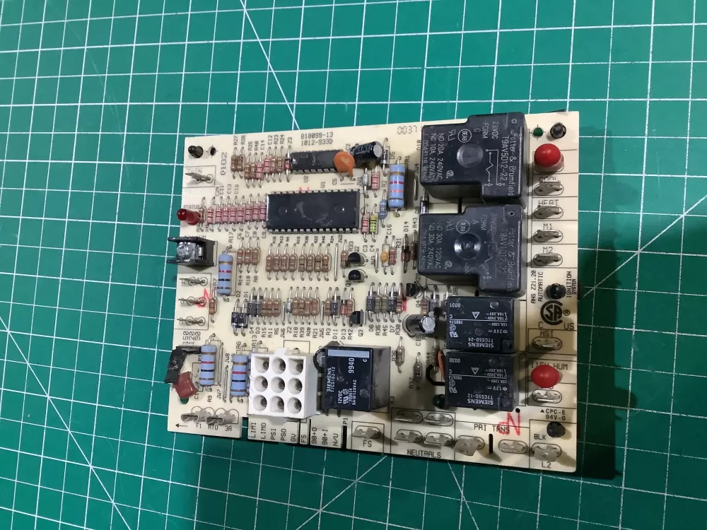 Amana  Goodman 1012-83-9335B Furnace Control Board