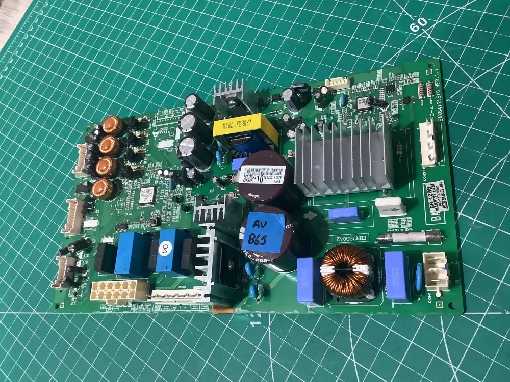 LG Kenmore EBR73304210 Refrigerator Control Board AZ188472 | AV865