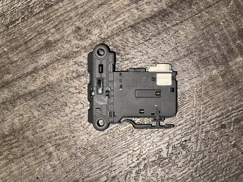 Electrolux Door Lock 5304514774 / AP6329665 AZ54081 | NTV525