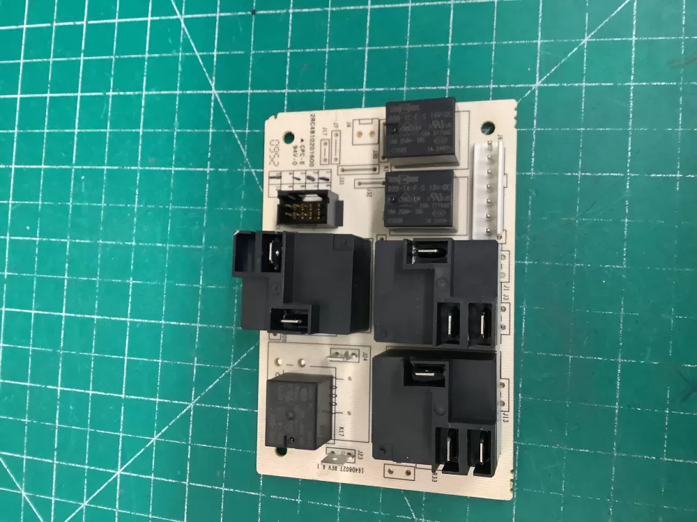 WB27T11083 GE Range Board - Control