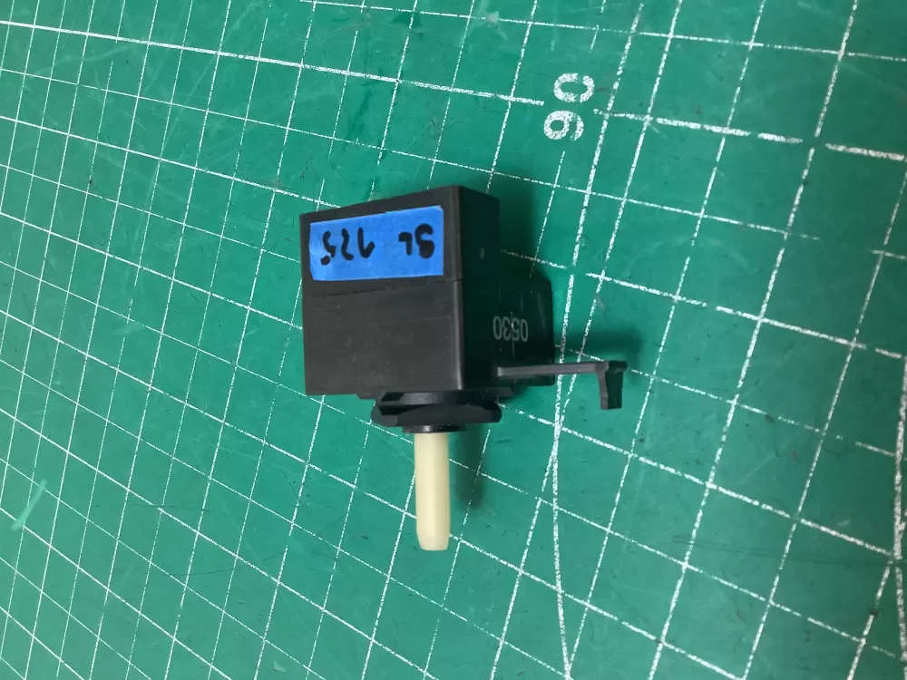 Maytag KitchenAid Kenmore AP6008373 Dryer Start Switch AZ223192 | SLA125