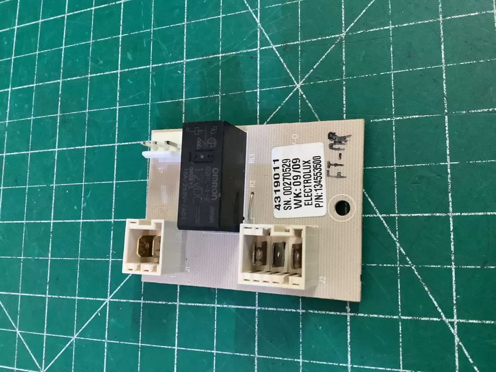 Frigidaire  Electrolux 134553500 Washer Control Board Heater