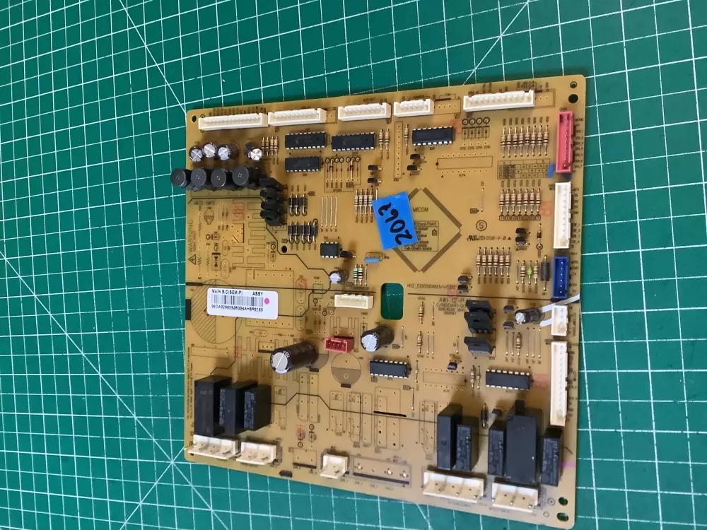 Samsung DA92-00592A DA92-00592B Refrigerator Control Board AZ220523 | NR2067