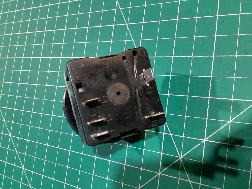 Jenn Air WP7403P402-60 Range Infinite Switch AZ146664 | NR2452