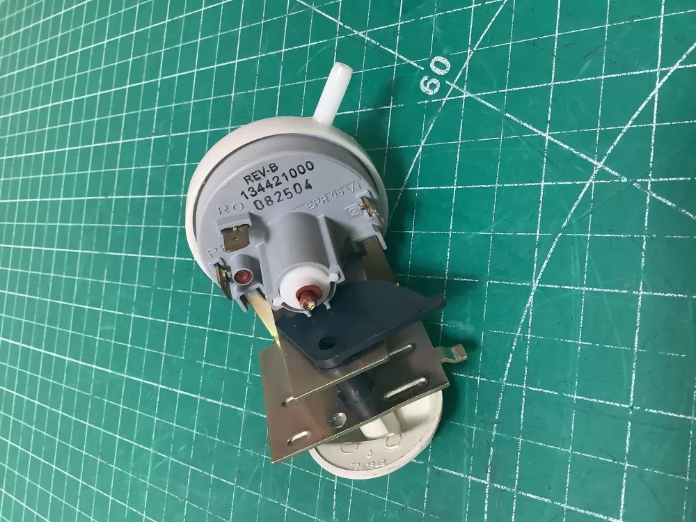 Frigidaire  Gibson 134218500 134421000 Washer Gibson Pressure Switch