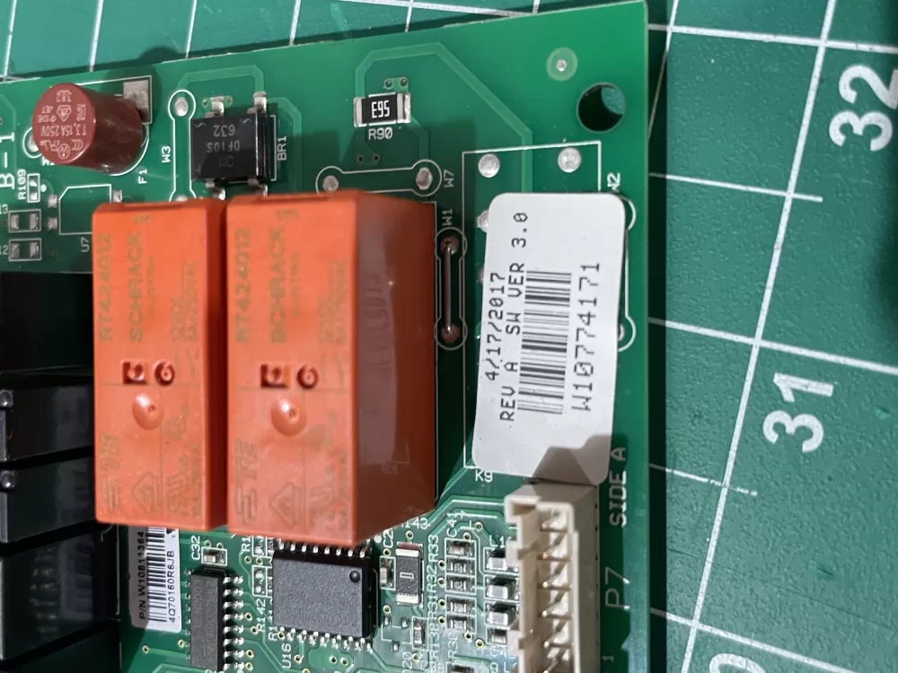 Whirlpool Jenn Air Maytag W10774171 Refrigerator Control Board AZ190131 | Wm820