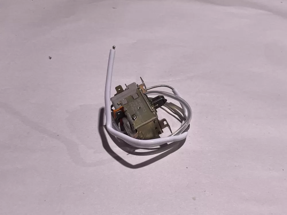 Frigidaire  Kenmore  Westinghouse AP2116225 949033 240383703 PS648829 Refrigerator Control Board Thermostat