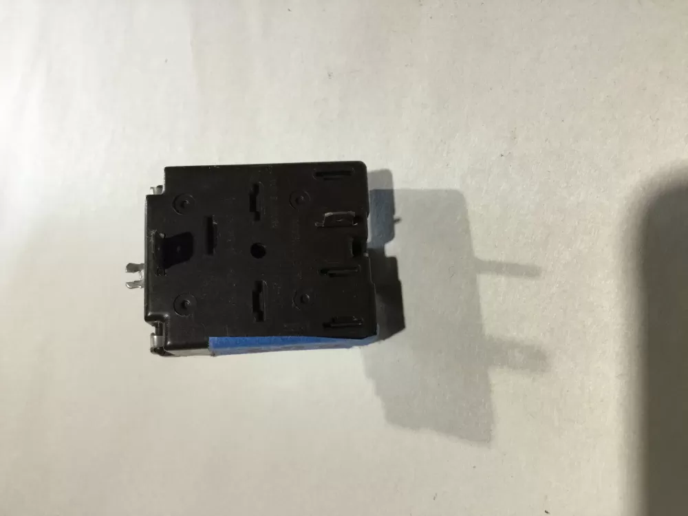 GE ASR2373-204T Washer Water Temperature  Switch AZ102167 | Sl152