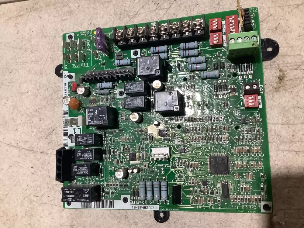 Carrier CEPL130456-01  HK42FZ022 Furnace Control Circuit Board