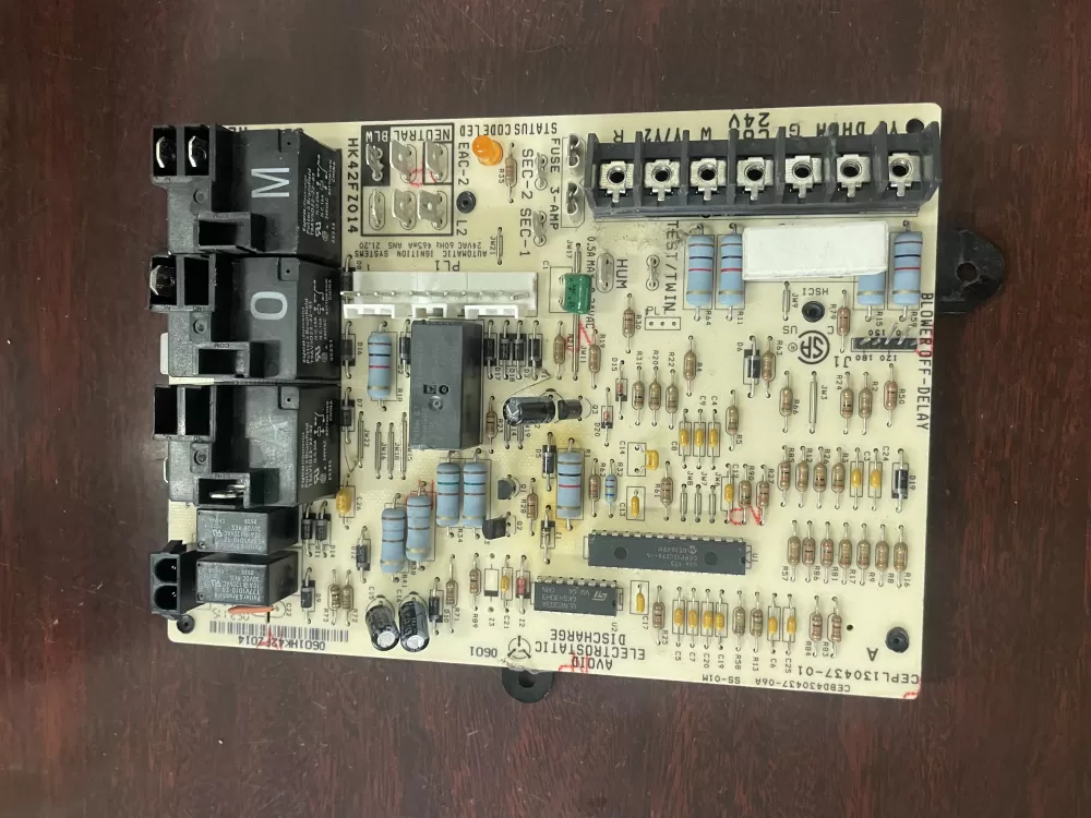 Carrier  Bryant CEPL130437-01 Furnace Control Board