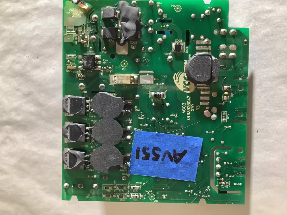 GE Refrigerator 219323010 Main Control Board AZ100017 | AV551