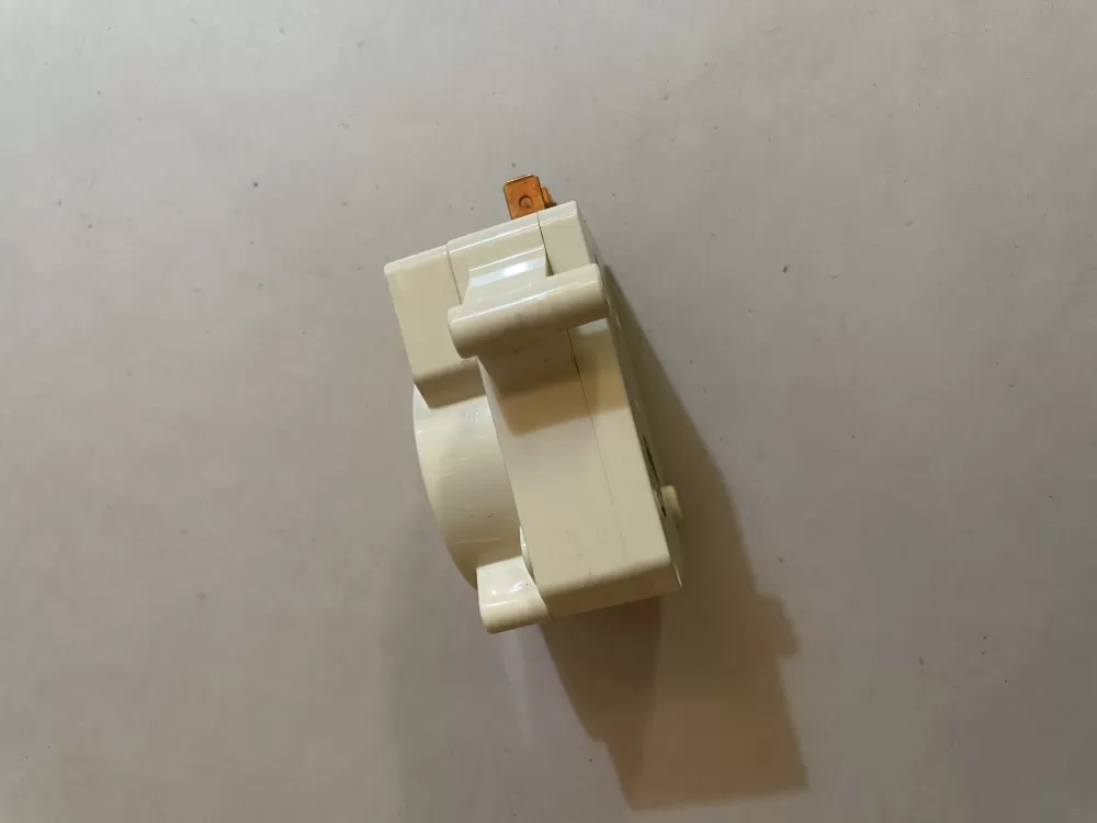 GE 162D6022P25 Defrost Timer 120V 10A Refrigerator  TMDJX45RE9 AZ147009 | KM2465