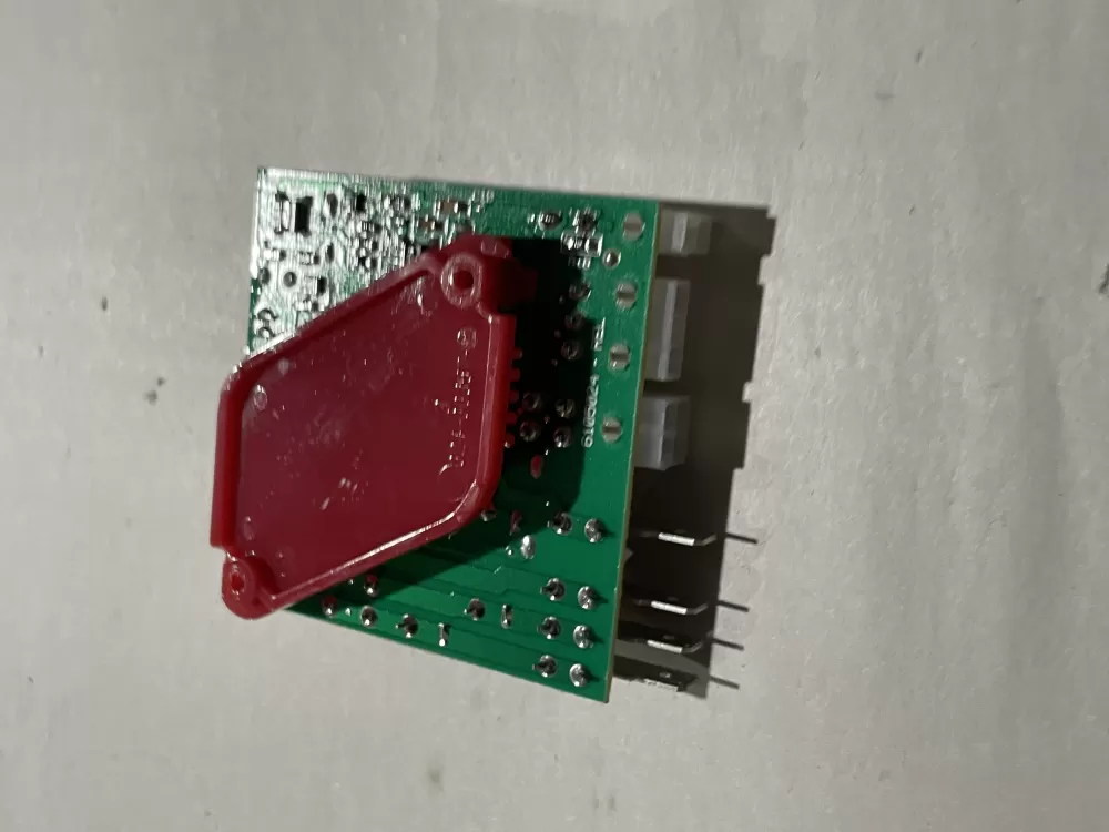 Kenmore  Whirlpool  KitchenAid  Amana  Maytag  Roper  Estate WPW10366605  AP6020483  W10366604  W10135900  W10366605  2210005  2213456  2213457  2213475  2213476  2213489  2213490  2252148  2252150  2303822  2303837  2304069  2304069A  PS11753802  W10135053  W10135899  W10135900R  W10351622  W10351625  W10351626  W10353224  W10366608 Refrigerator Defrost Control Board