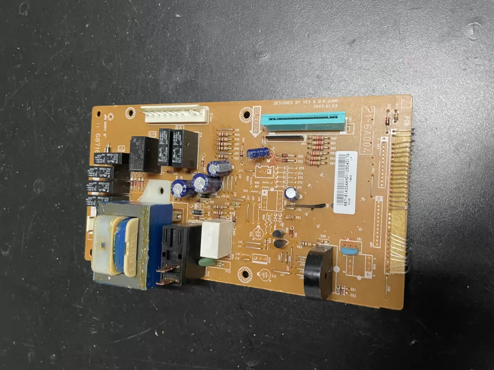 GE 687181A004A  687181A004 Microwave Control Board