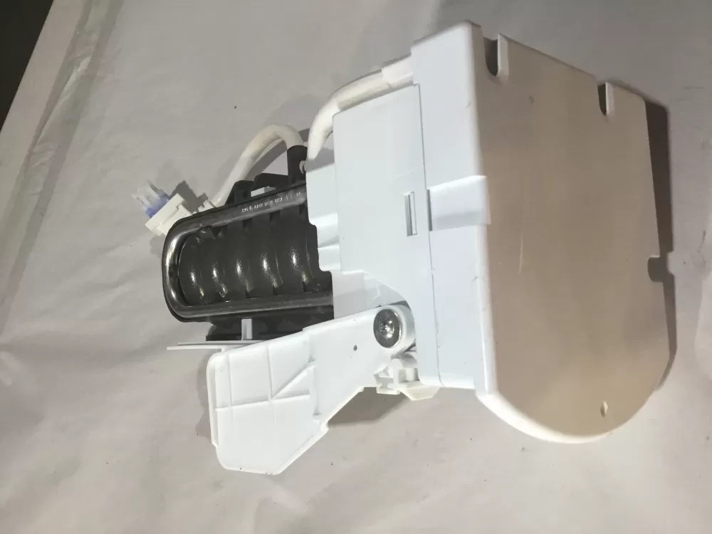 GE 197D7636G002 Wr30x10093 Refrigerator Ice Maker AZ101679 | Sl93