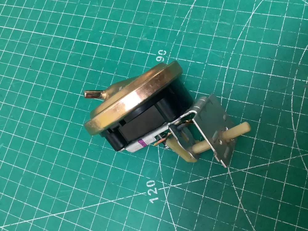 FRIGIDAIRE  134200000  738-1806-3 WAHER PRESSURE SWITCH
