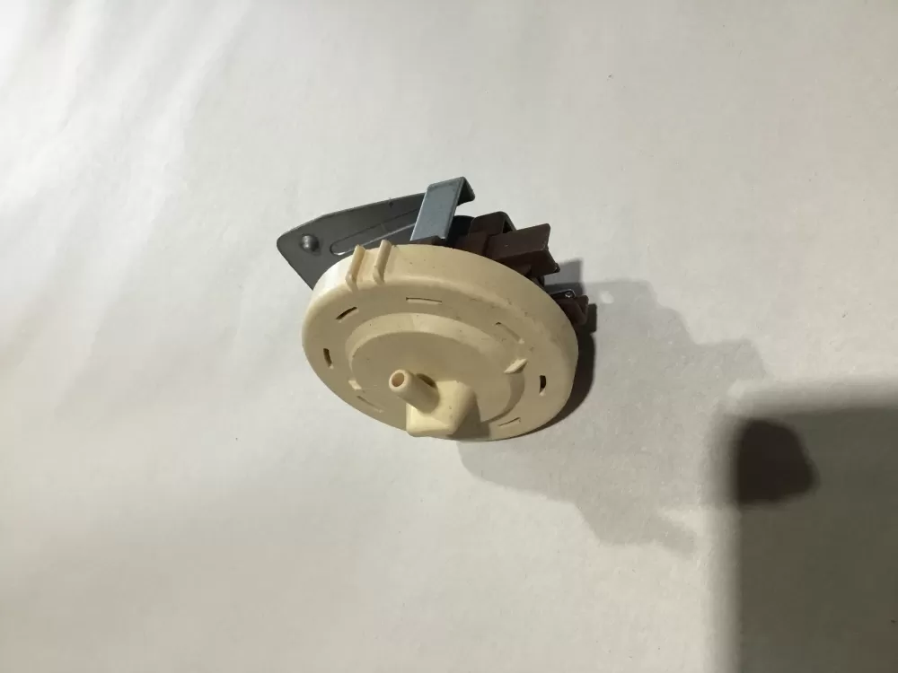 LG 6601ER1006E Washer Pressure Switch AZ102174 | Sl152