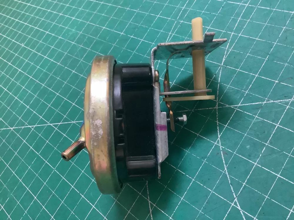 Frigidaire 134422700 Washer Water Level Pressure Switch AZ220726 | SLA152