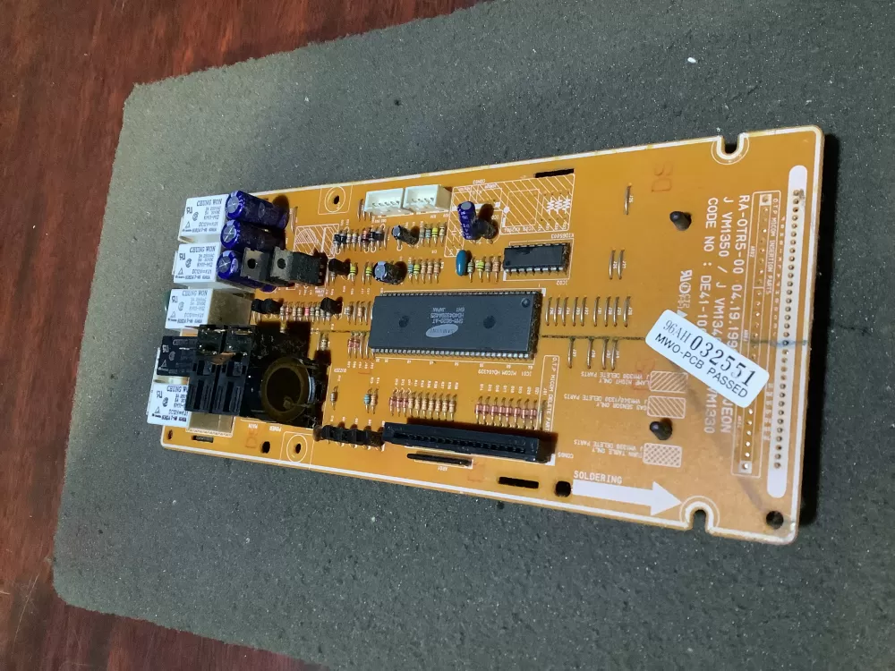 GE  RA-OTR5-00 Microwave Control Board