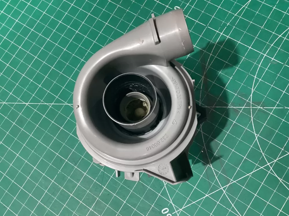 Bosch dishwasher circulation pump and motor assembly AZ195631 | AR255