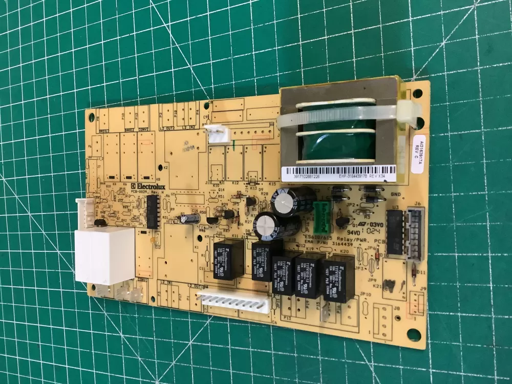 Whirlpool  Electrolux  Frigidaire 316443917 Range Control Board